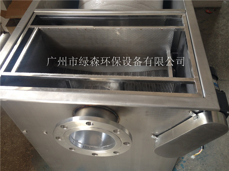 油水分离器