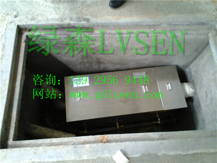 油水分离器